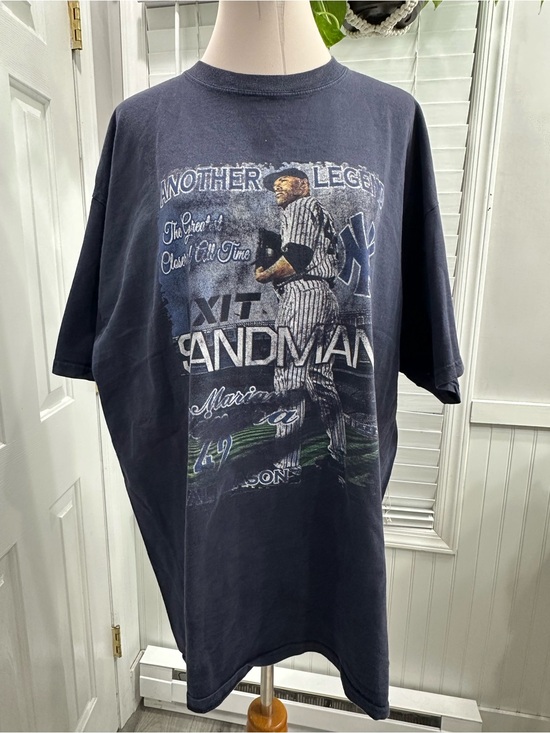 Delta Other - vintage New York Yankees Mariano Rivera "Exit Sandman" graphic t-shirt.